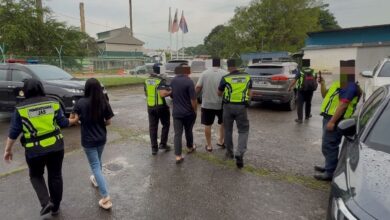 tiga individu buang sisa tidak terjadual ditahan JAS.