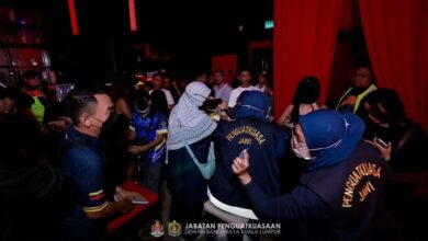 Ops TEBAH: 2 pusat hiburan diarah tutup, 32 individu positif dadah